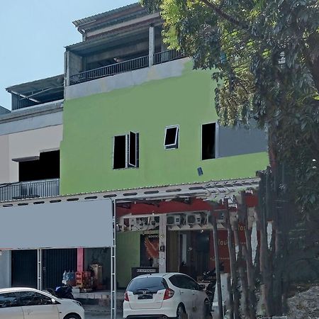 Oyo Life 92877 Hotel Rainbow 7296 Semarang Luaran gambar
