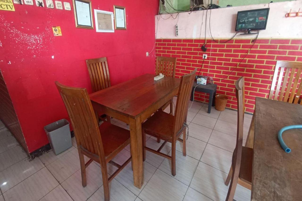 Oyo Life 92877 Hotel Rainbow 7296 Semarang Luaran gambar