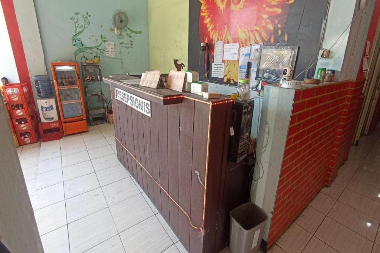 Oyo Life 92877 Hotel Rainbow 7296 Semarang Luaran gambar