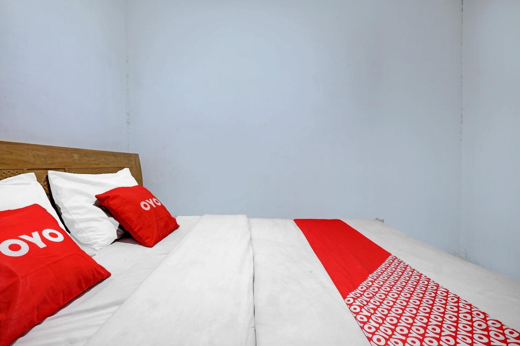 Oyo Life 92877 Hotel Rainbow 7296 Semarang Luaran gambar