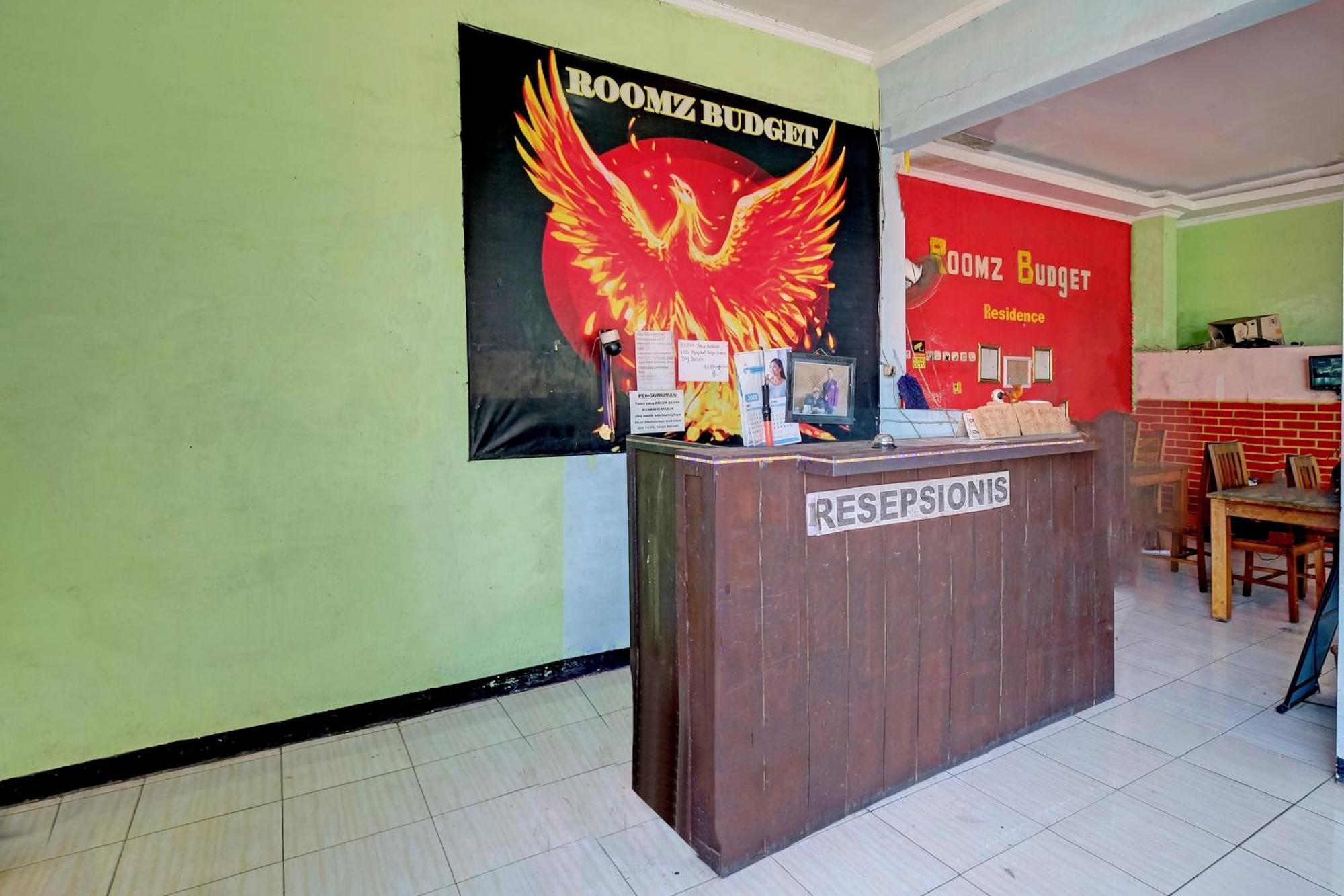 Oyo Life 92877 Hotel Rainbow 7296 Semarang Luaran gambar