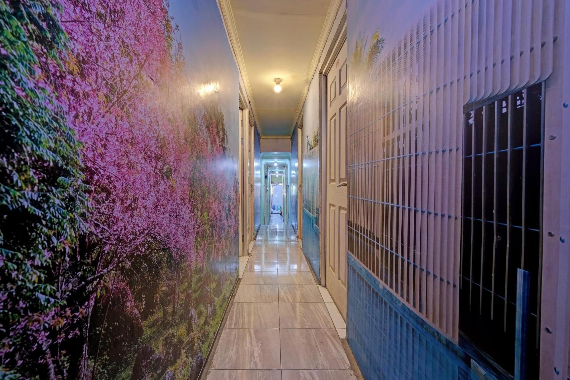 Oyo Life 92877 Hotel Rainbow 7296 Semarang Luaran gambar