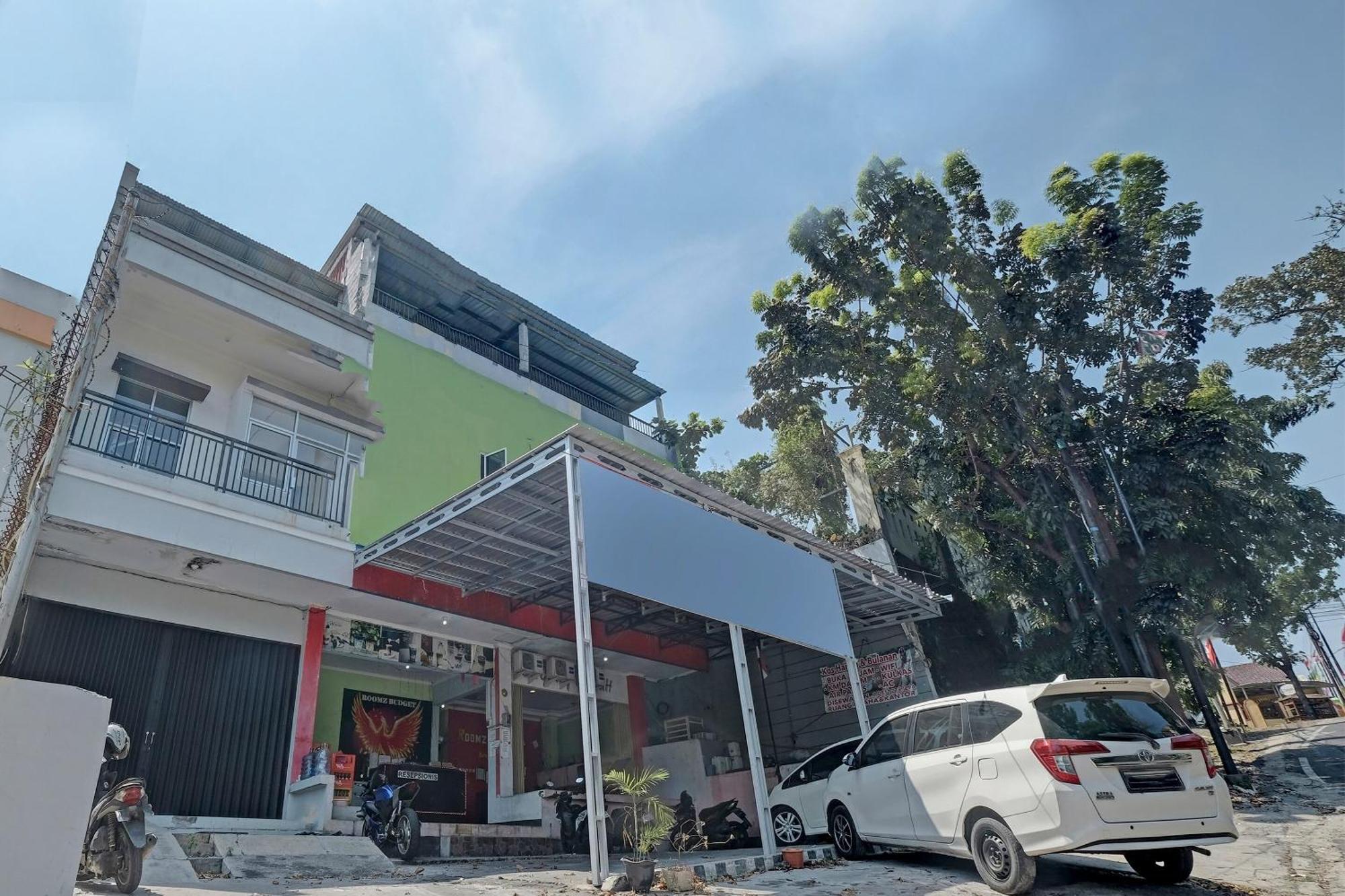 Oyo Life 92877 Hotel Rainbow 7296 Semarang Luaran gambar