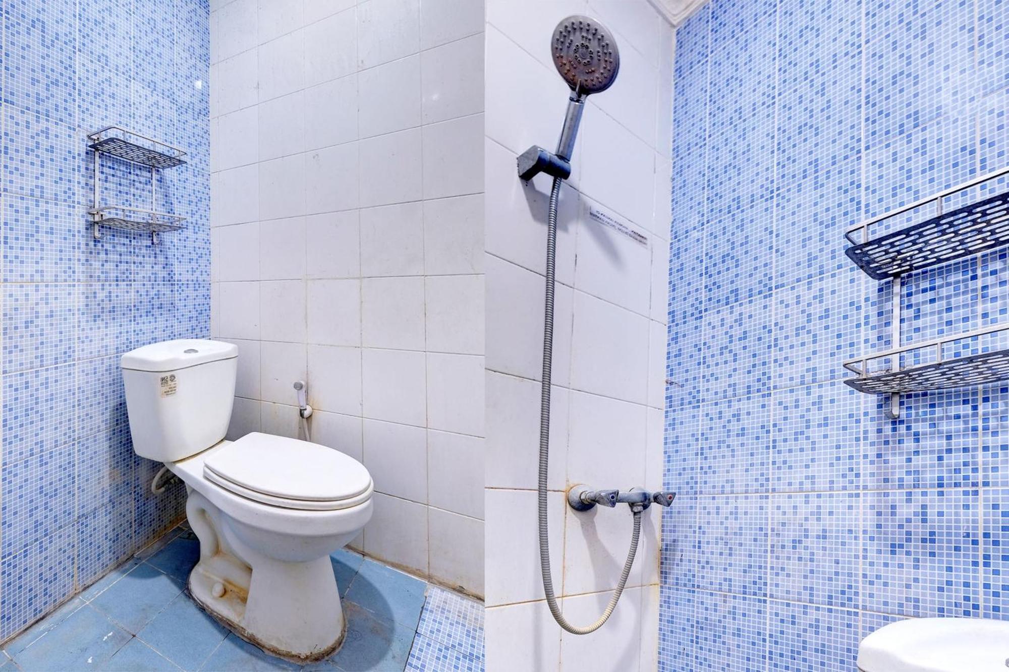 Oyo Life 92877 Hotel Rainbow 7296 Semarang Luaran gambar