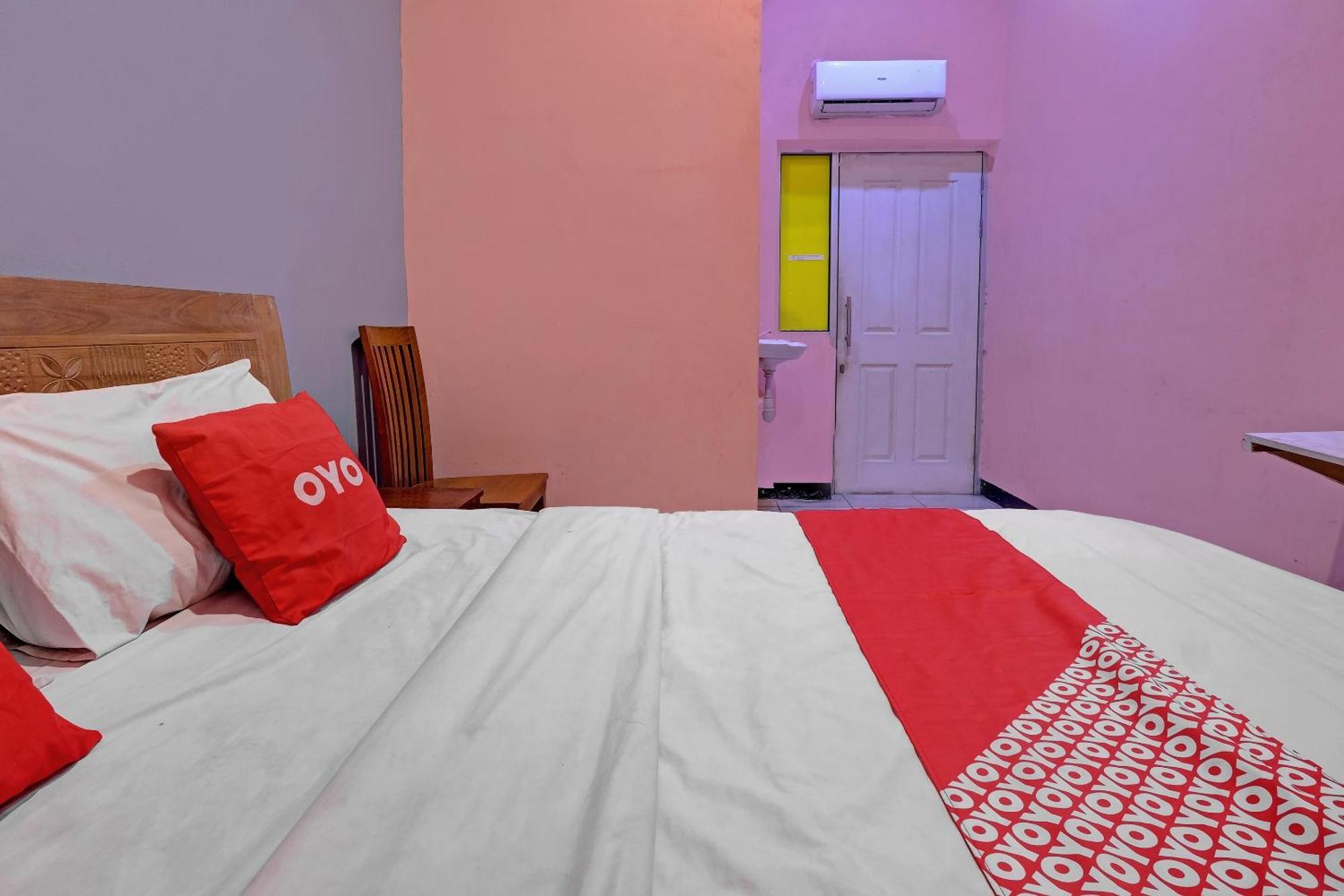 Oyo Life 92877 Hotel Rainbow 7296 Semarang Luaran gambar